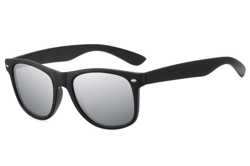 D263M - Classic Silver Mirrored Sunglasses - Image 3