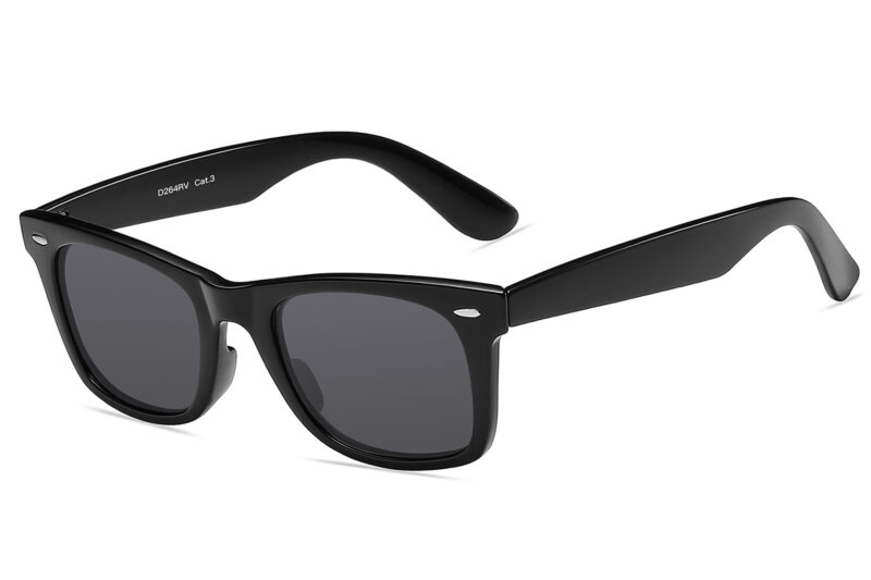 D264SD - Classic Chic Smoke Sunglasses